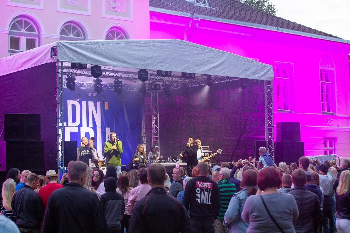 Wildin’ Koeru. Aruküla mõis, kontsert, Põhja-Tallinn.