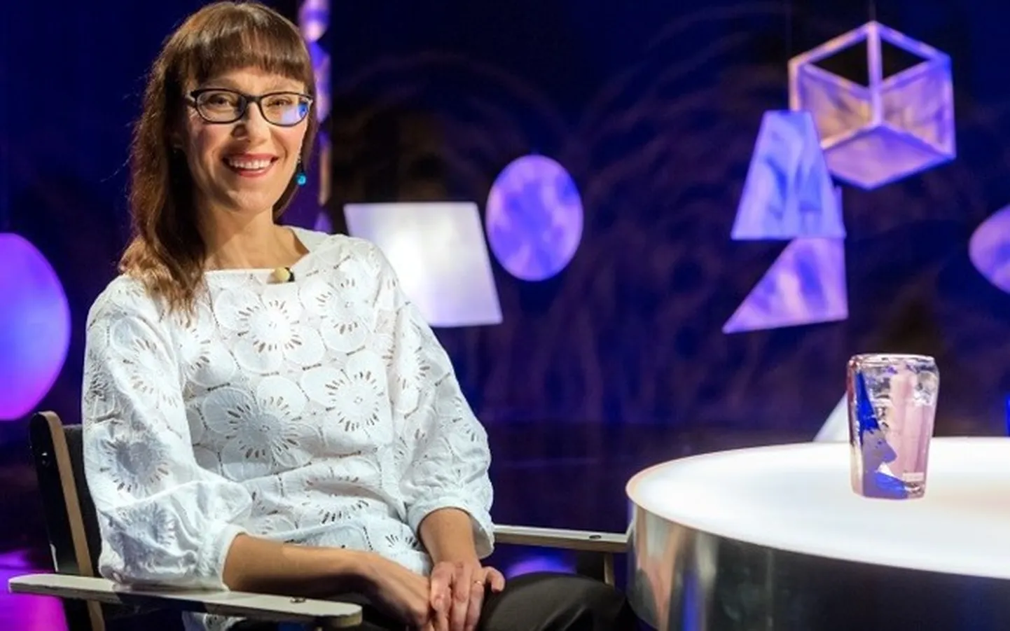 Eva Koff pälvis 2018. aastal romaaniga "Sinine mägi" aasta kirjaniku tiitli.