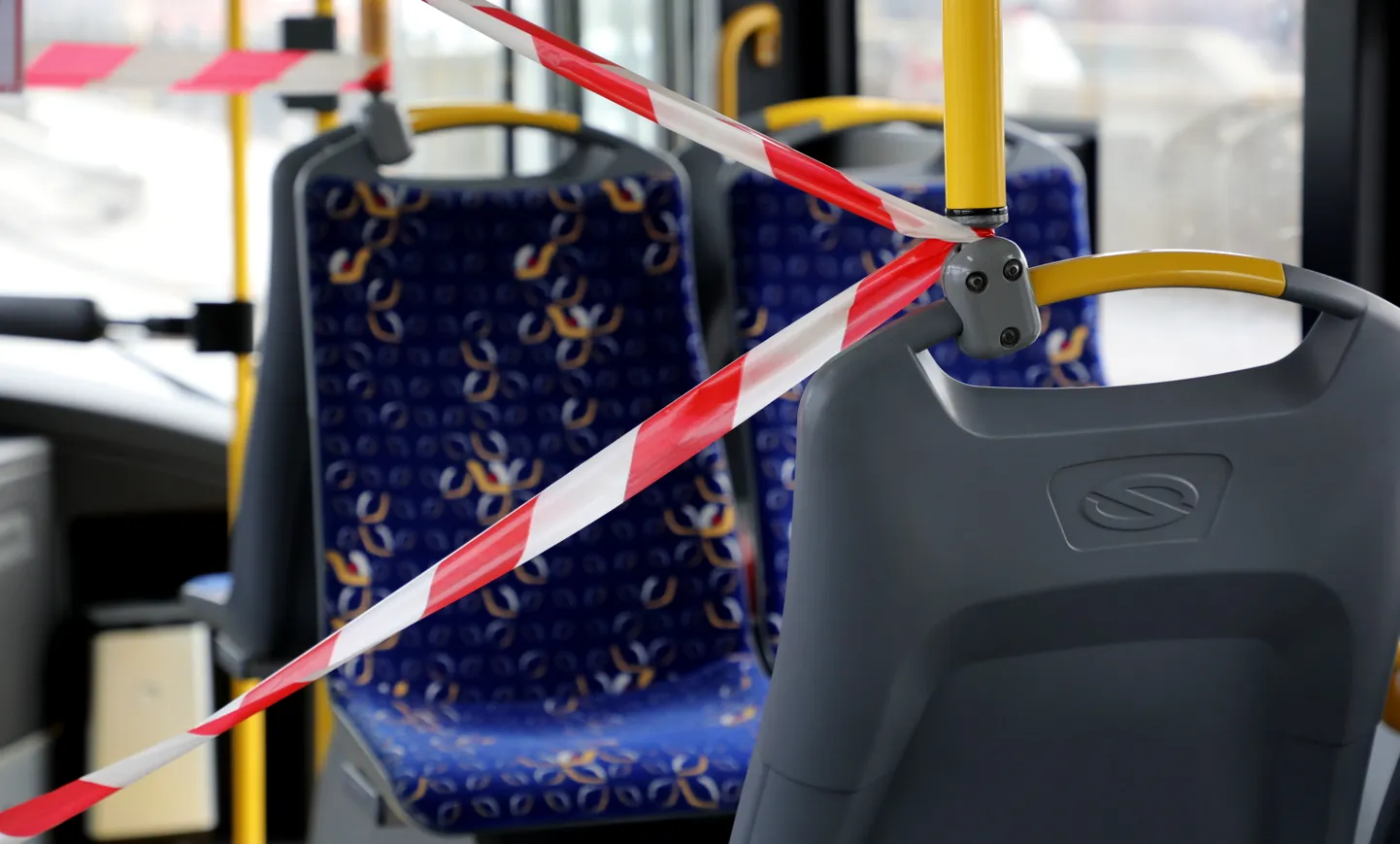 Vadītāju izolējoši norobežojumi  SIA "Rīgas satiksme" autobusā.