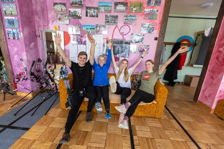 Vibulaskjad Robin, Maris, Lisell ja Meeri-Marita.
