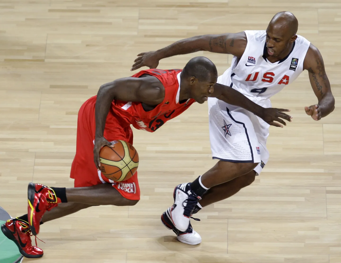 Chauncey Billups Valges) oli USA parim 19 punktiga