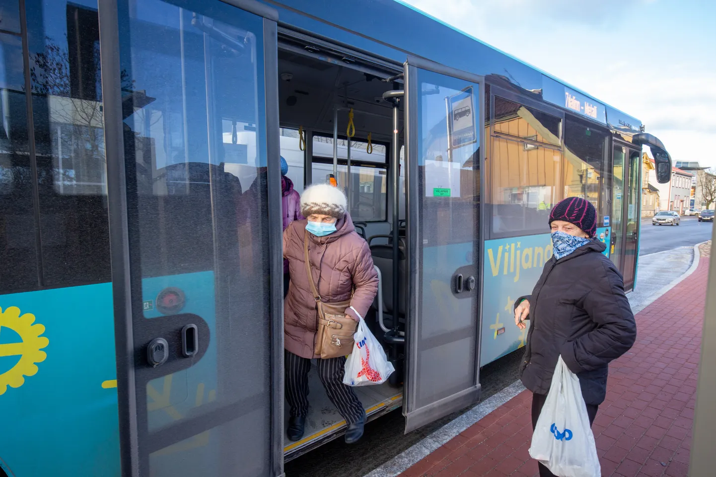 Pensionär Viljandi bussis.