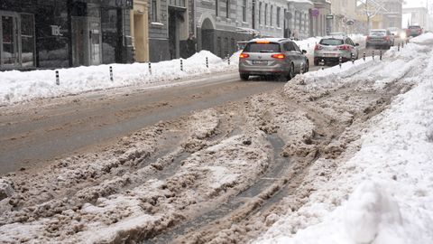 Satiksme vārās, policistu trūkst – vai laiks ceļus uzraudzīt ar tehnoloģijām?