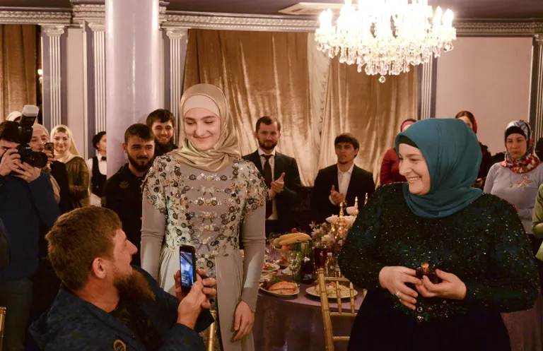 Рамзан, Айшат и Медни Кадыровы