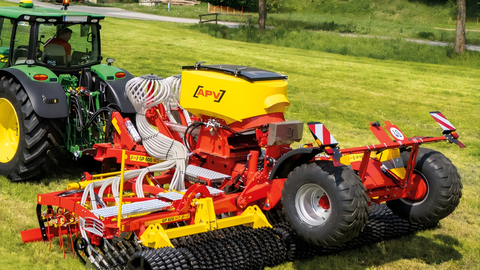 VIDEO ⟩ Uus äke teeb kuus tööd korraga