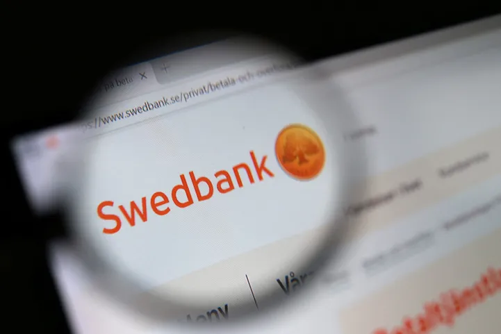 «Очевидец»: Swedbank обслуживал сомнительных олигархов гораздо дольше ...