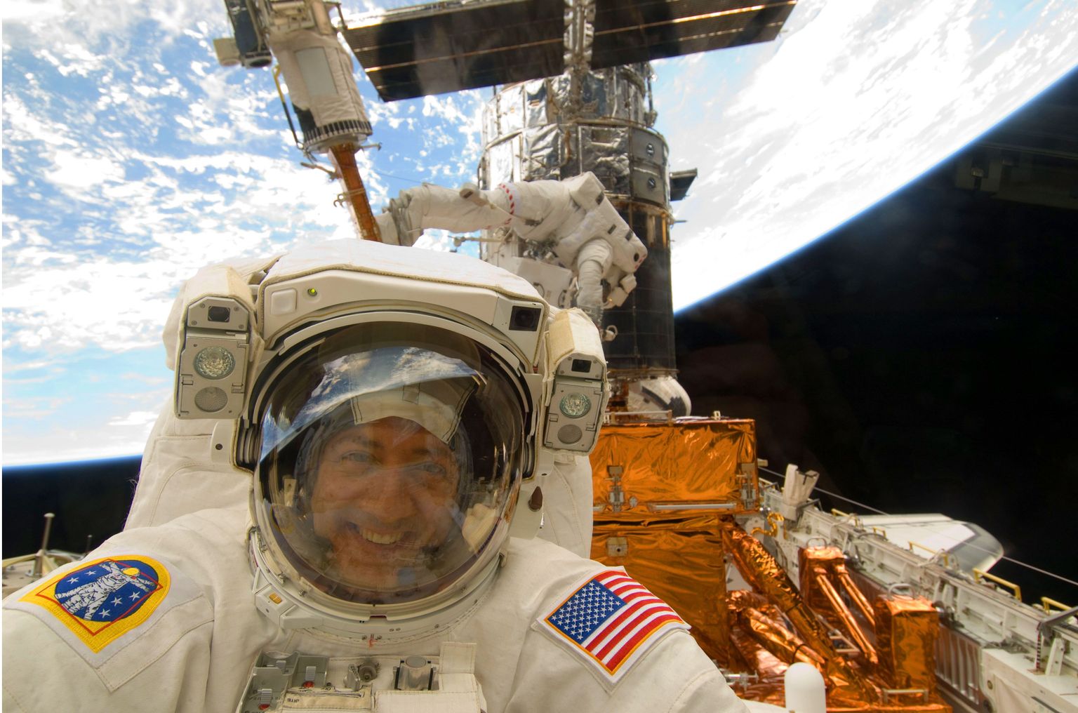 NASA astronaut Mike Massimino kosmosekõnnil
