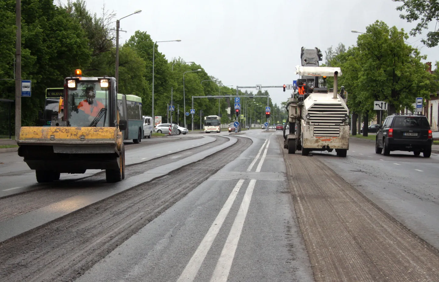 Riia maanteel freesiti eile teekatet Tammsaare puiestee ja Kastani tänava vahelisel lõigul.