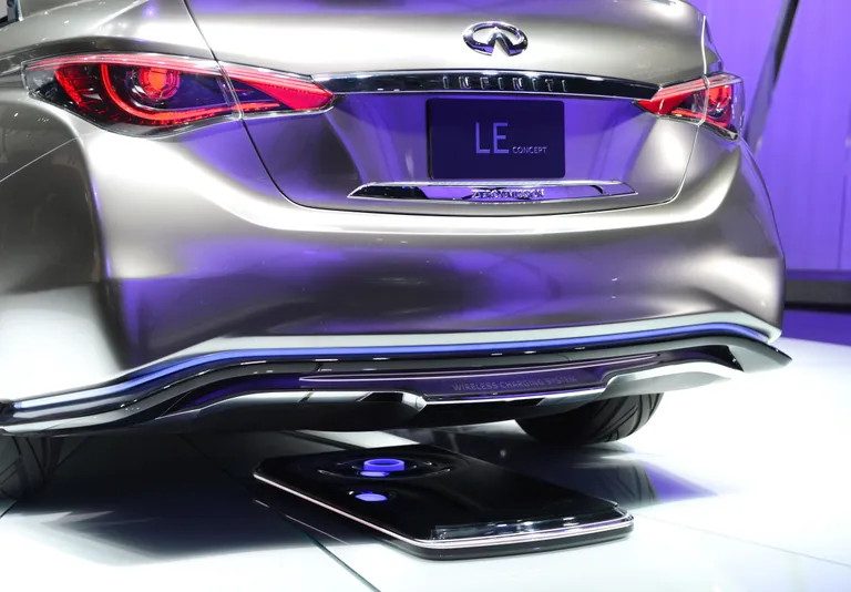 Elektriauto traadita laadija ehitamine on ääretult kallis ja selle paigaldamine rikub maapinda.