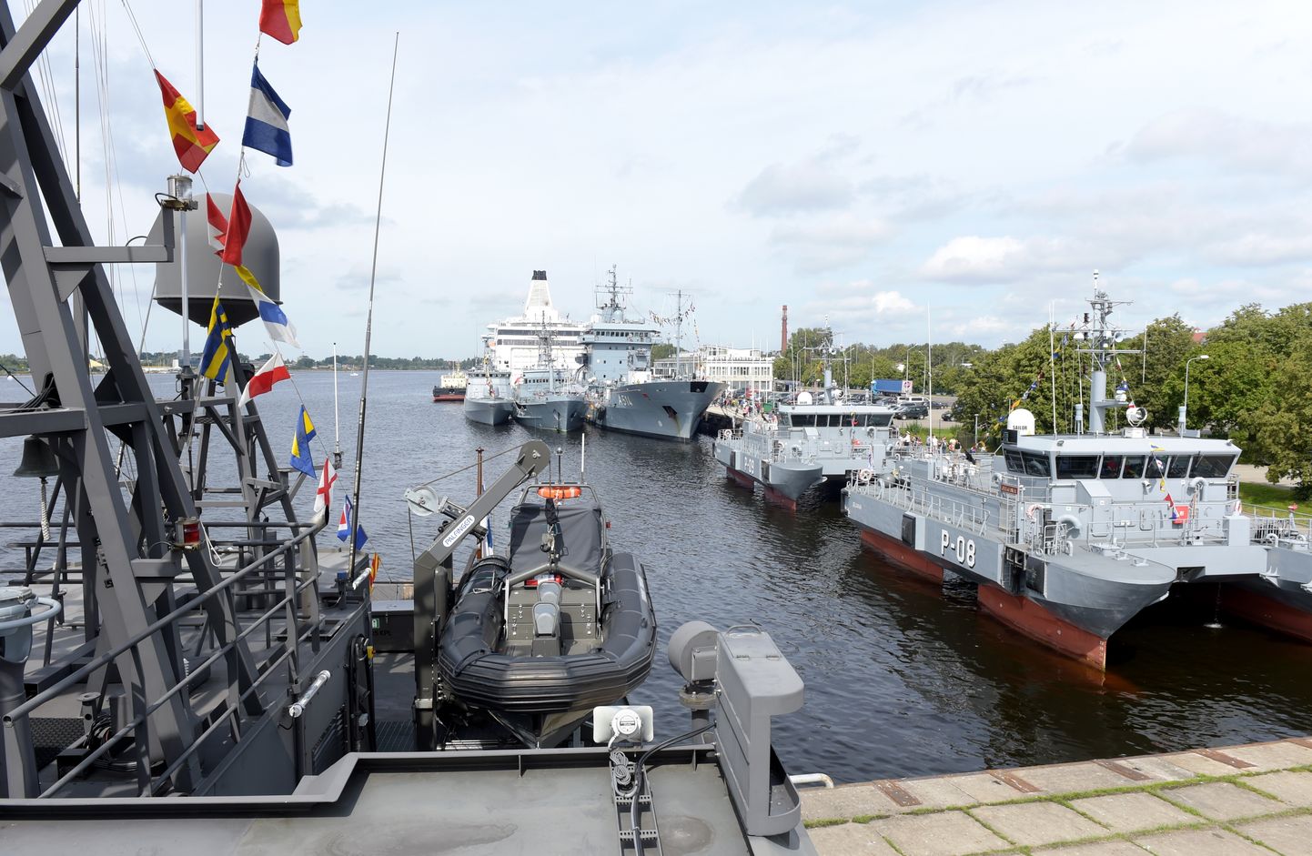 Latvijas armijas un sabiedroto valstu Kara flotes kuģi