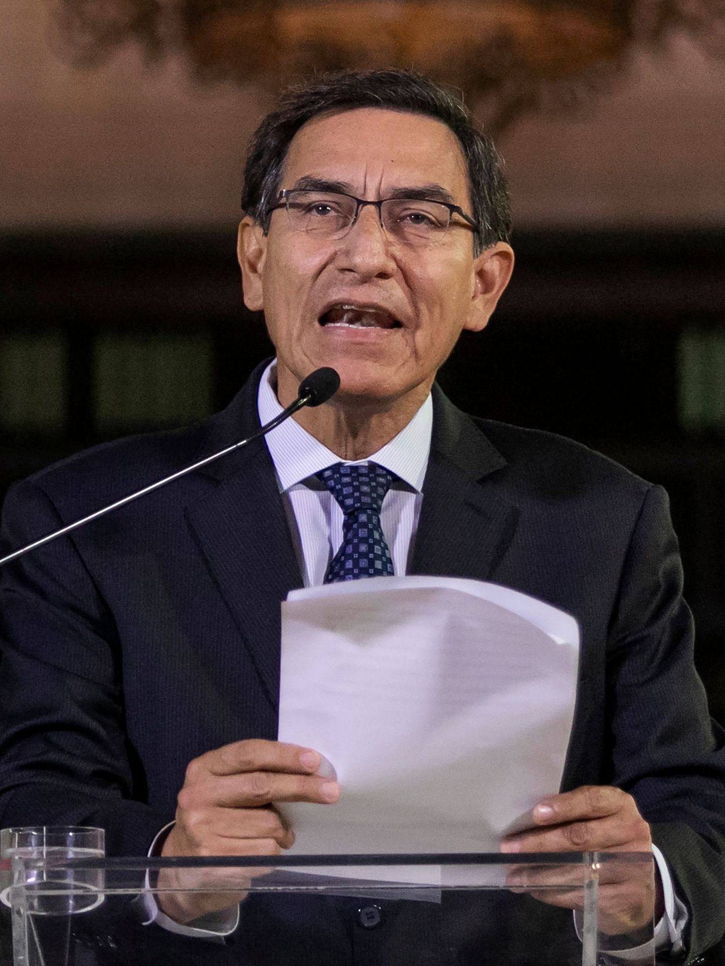 Peruu president Martín Vizcarra esmaspäeval Limas presidendipalees tehtud telepöördumises parlamendi laialisaatmisest teatamas.