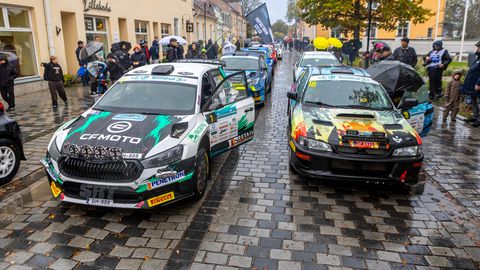 TÄIENEB ⟩ Vaata videoid ja pilte Saaremaa rallilt: kurvilised katsed toovad kaasa väljasõite