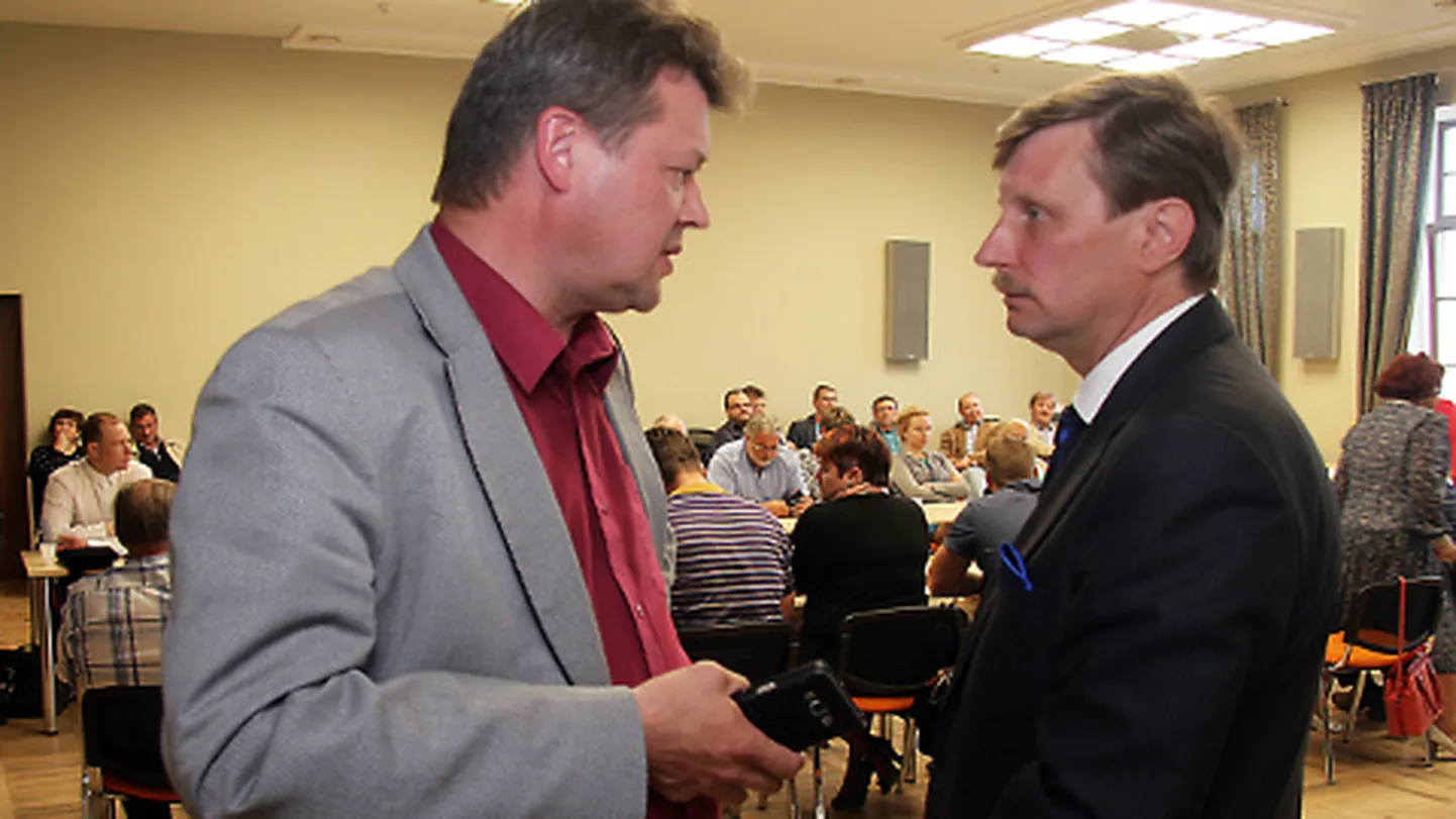 Kaks Jõhvi viimast vallavanemat sekkuvad valimisheitlusse ka eeloleval sügisel: reformierakondlane Aivar Surva kandideerib oma partei nimekirjas, keskerakondlane Eduard East ei tea veel, kas eelistada oma parteid või mõnda valimisliitu.