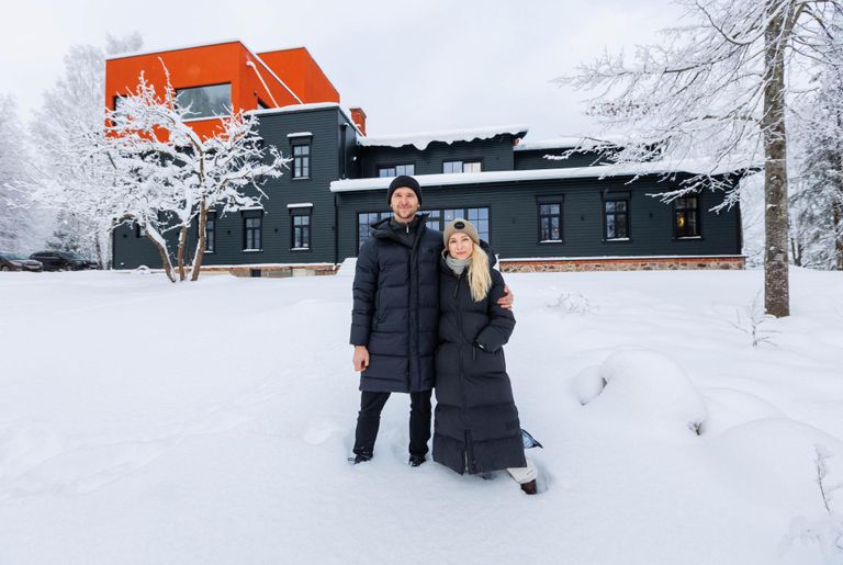 Abikaasad Lenna Kuurmaa ja Lauri Mäesepp on Setomaal pühendunud Ilmaveere keskuse rajamisele. Nüüdseks on sellega lõpusirgele jõutud. 