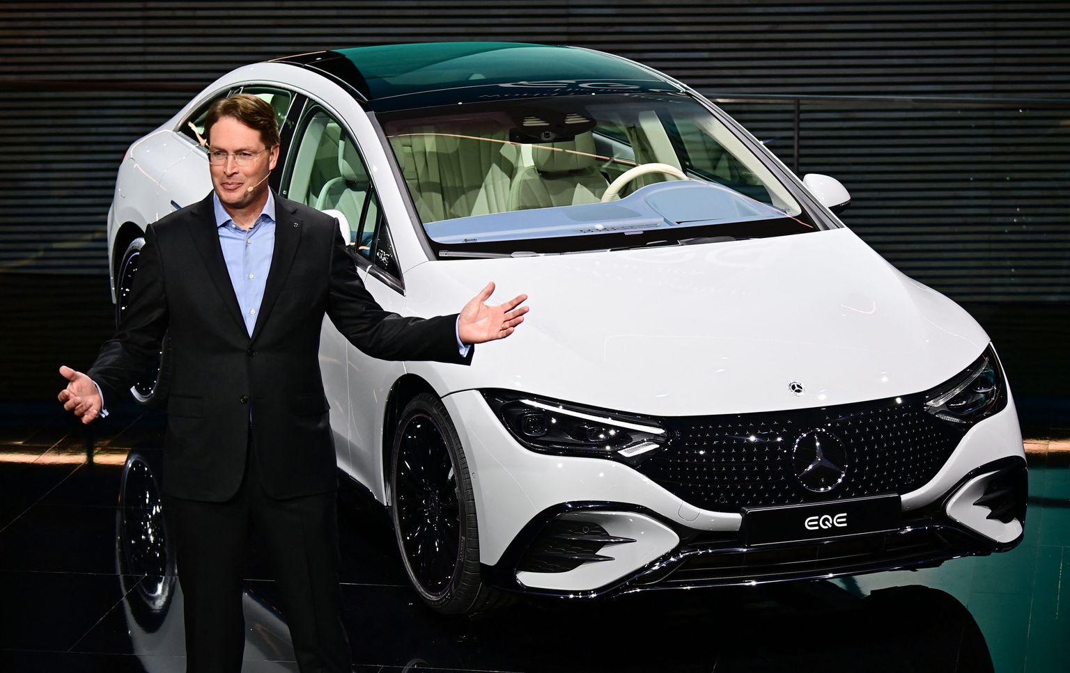 Daimleri juht Ola Kaellenius tutvustas septembri alguses Müncheni messil uut Mercedes-Benzi mudelit EQE.