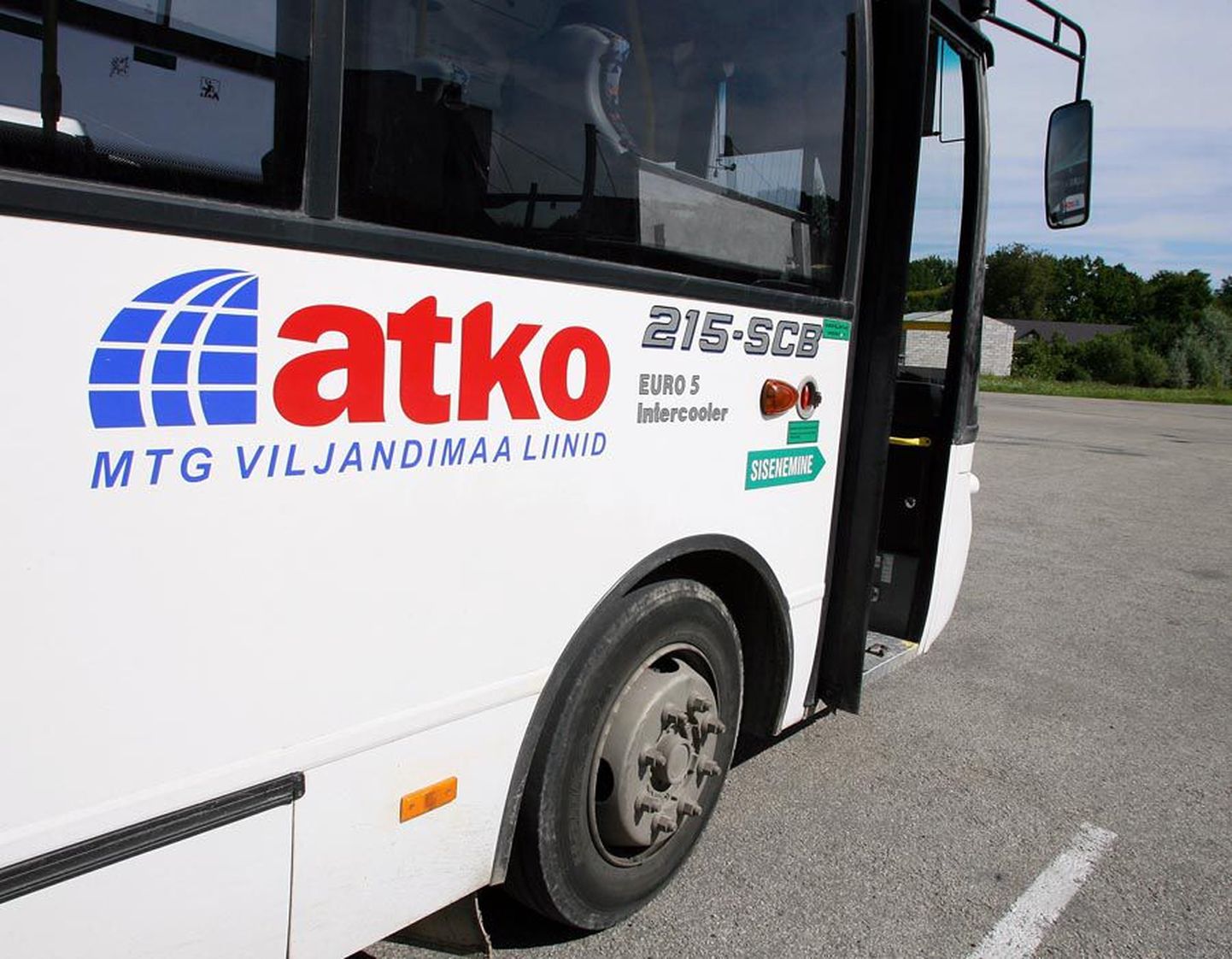 Atko Gruppi kuuluvad bussid sõidutavad inimesi Viljandis ja selle lähiümbruses ning Põhja-Viljandimaal.