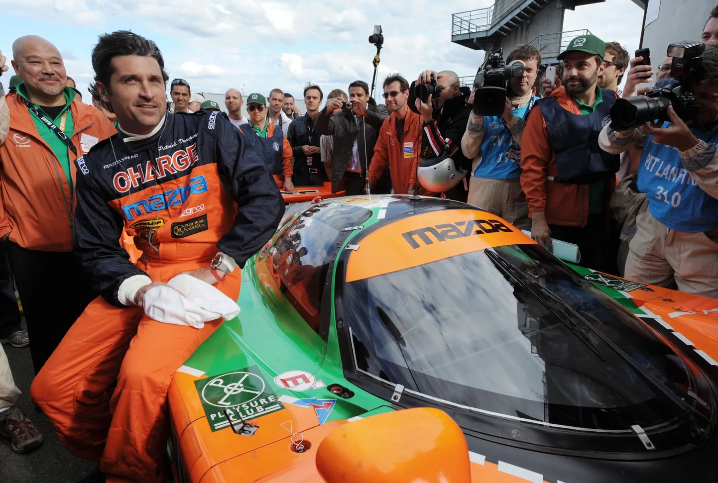 Patrick Dempsey (vasakul).