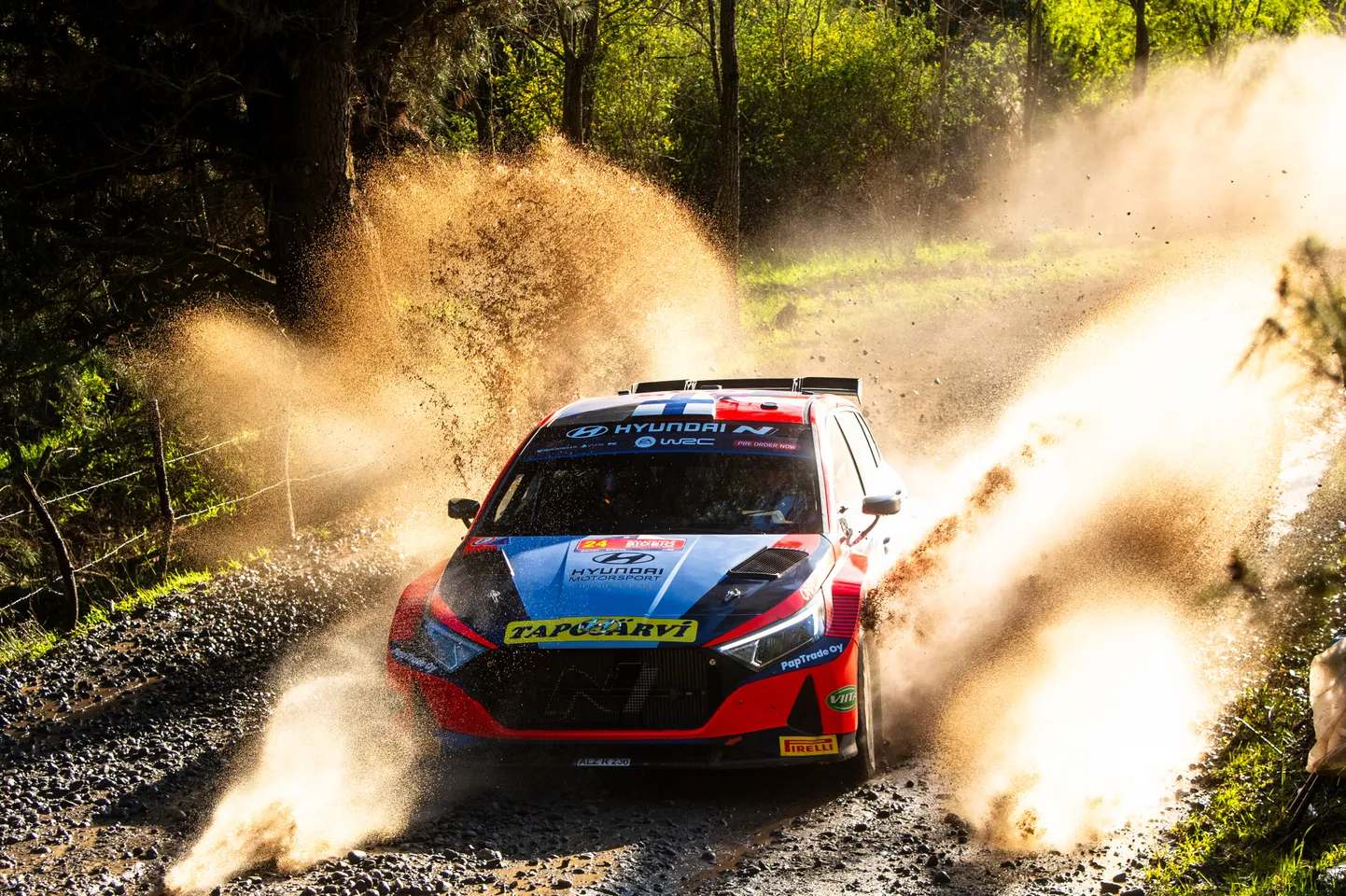 Emil Lindholm ja Reeta Hämäläinen 2023. aasta Tšiili rallil.