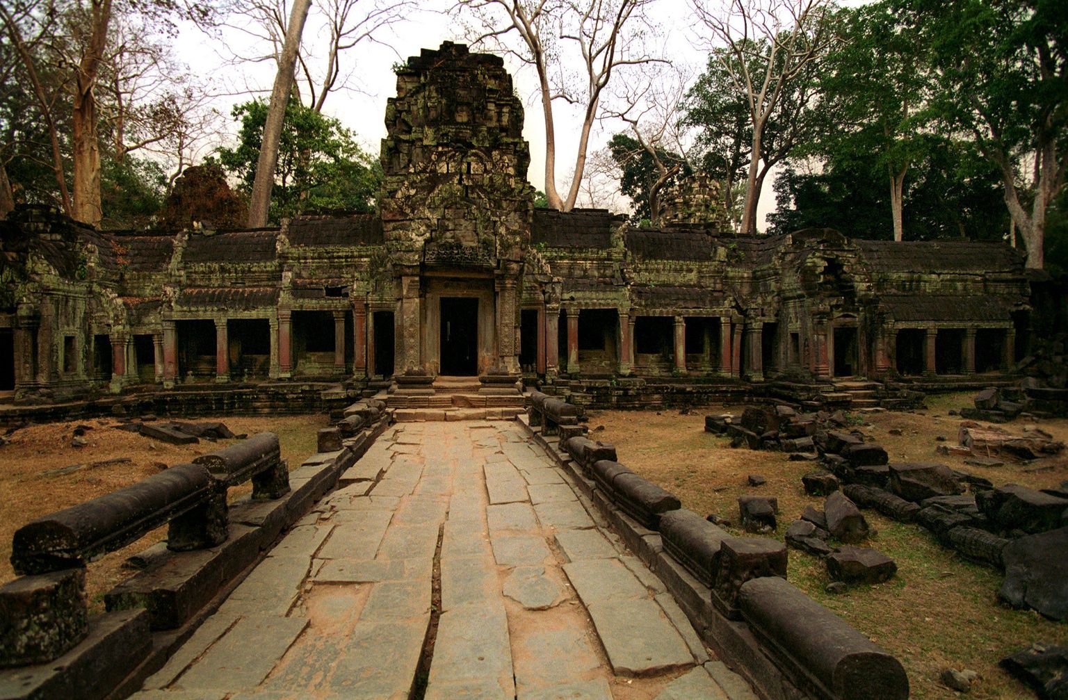 Kambodžas leiti džunglisse mattunud linn. Fotol Angkor Wat