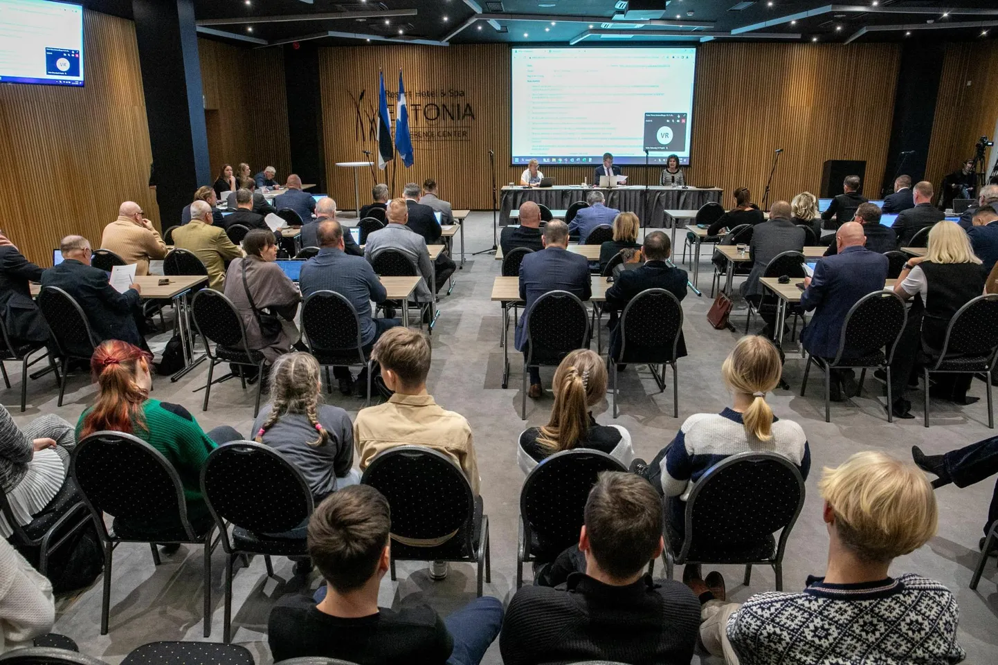 Pärnu linnavolikogu valib endale uue esimehe.