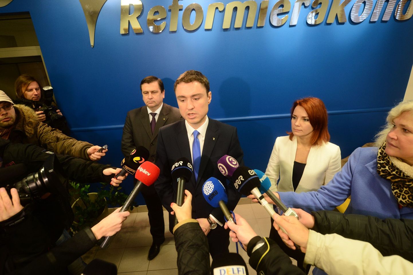 Taavi Rõivas koos uute ministrikandidaatidega.