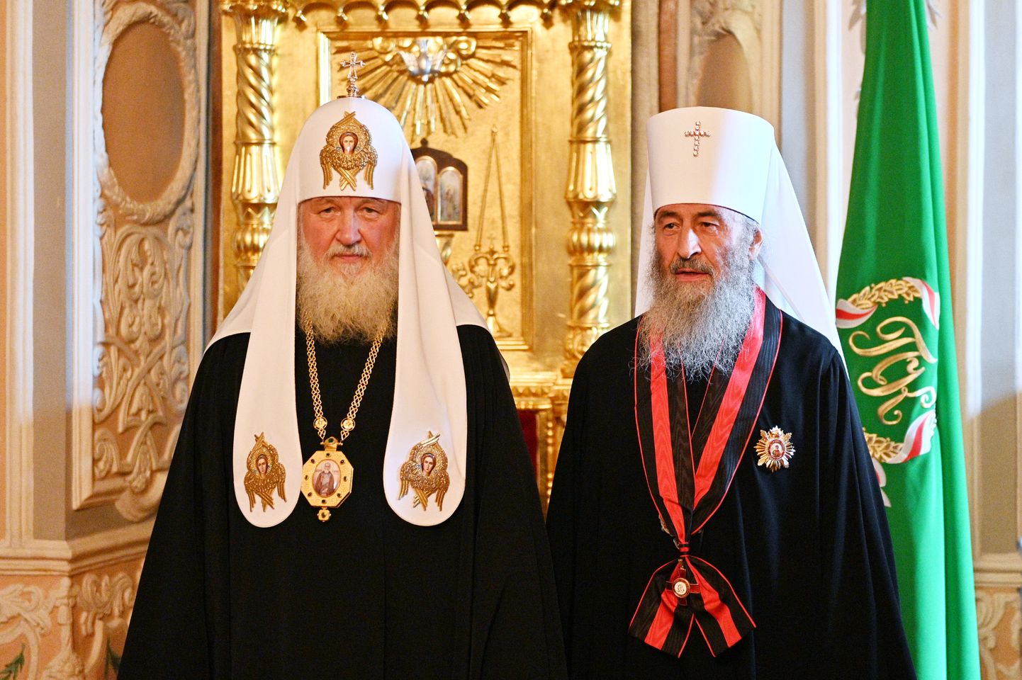 Патриарх РПЦ Кирилл (Гундяев) благословил киевского метоблюстителя Онуфрия (Березовского) на должность предстоятеля УПЦ в 2014 году.