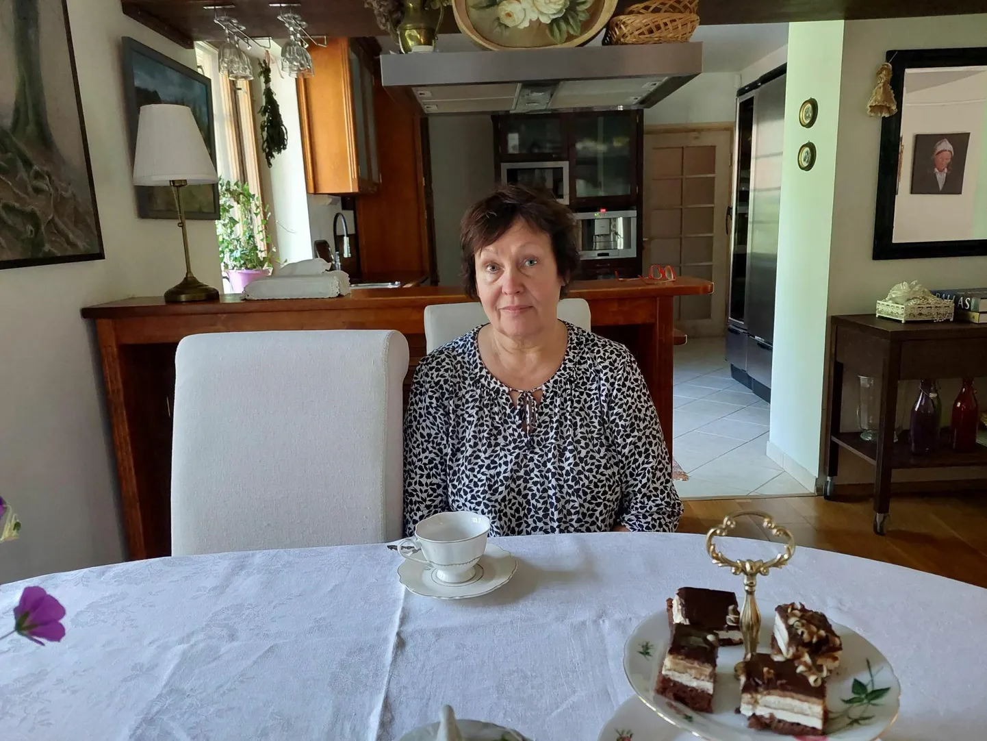 Kunstnik Evi Tuvikene on võtnud kasutusele mitmesuguseid säästmisnippe, et raskel ajal hakkama saada.
