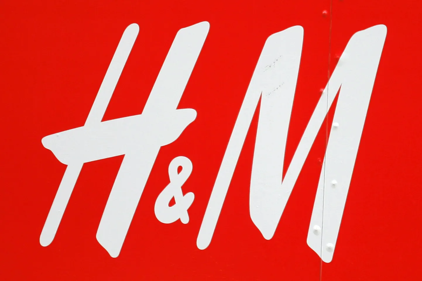 Rootsi rõivafirma Hennes&Mauritz logo