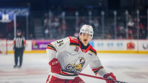 Tralmaks gūst kārtējo rezultivitātes punktu un asistē divos vārtu guvumos