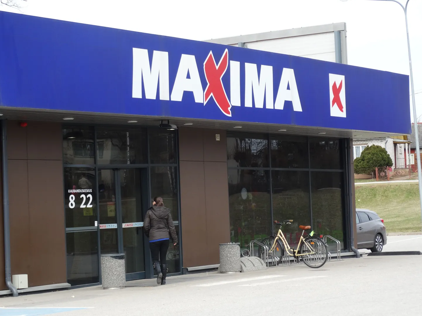 Kaks vaprat poissi päästsid Tõrva Maxima juures ühe inimese elu, kui talle pärast lumme vajumist kiirabi kutsusid. Pilt on illustreeriv.