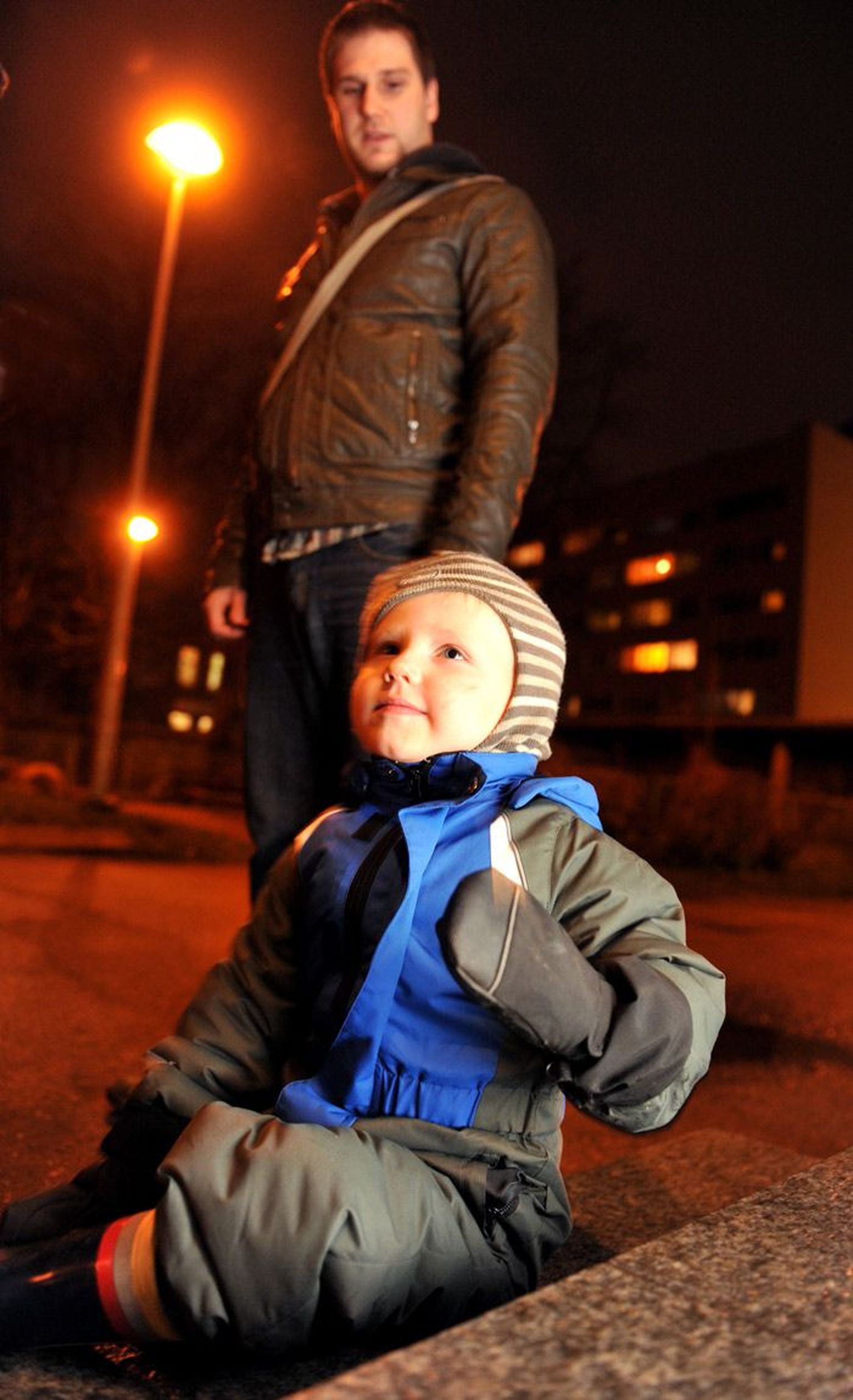 Tallinnas Mardi lasteaias käiva kahe ja poole aastase Ruubeni isa Margus Laurik oli kohatasu tõstmise üle nördinud ja süüdistas linnavalitsust.