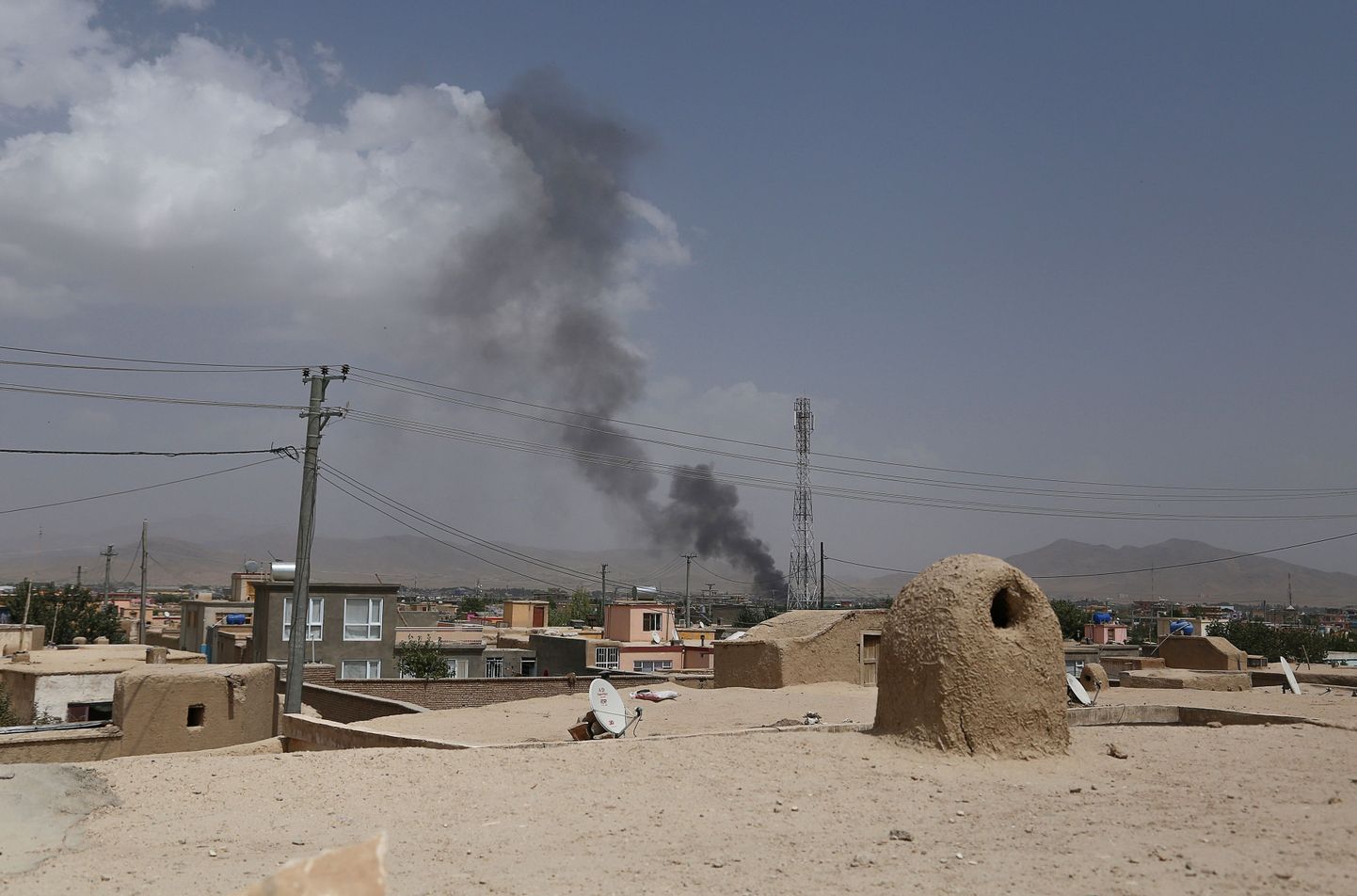 Eile tõusis Ghazni linnast suitsu.