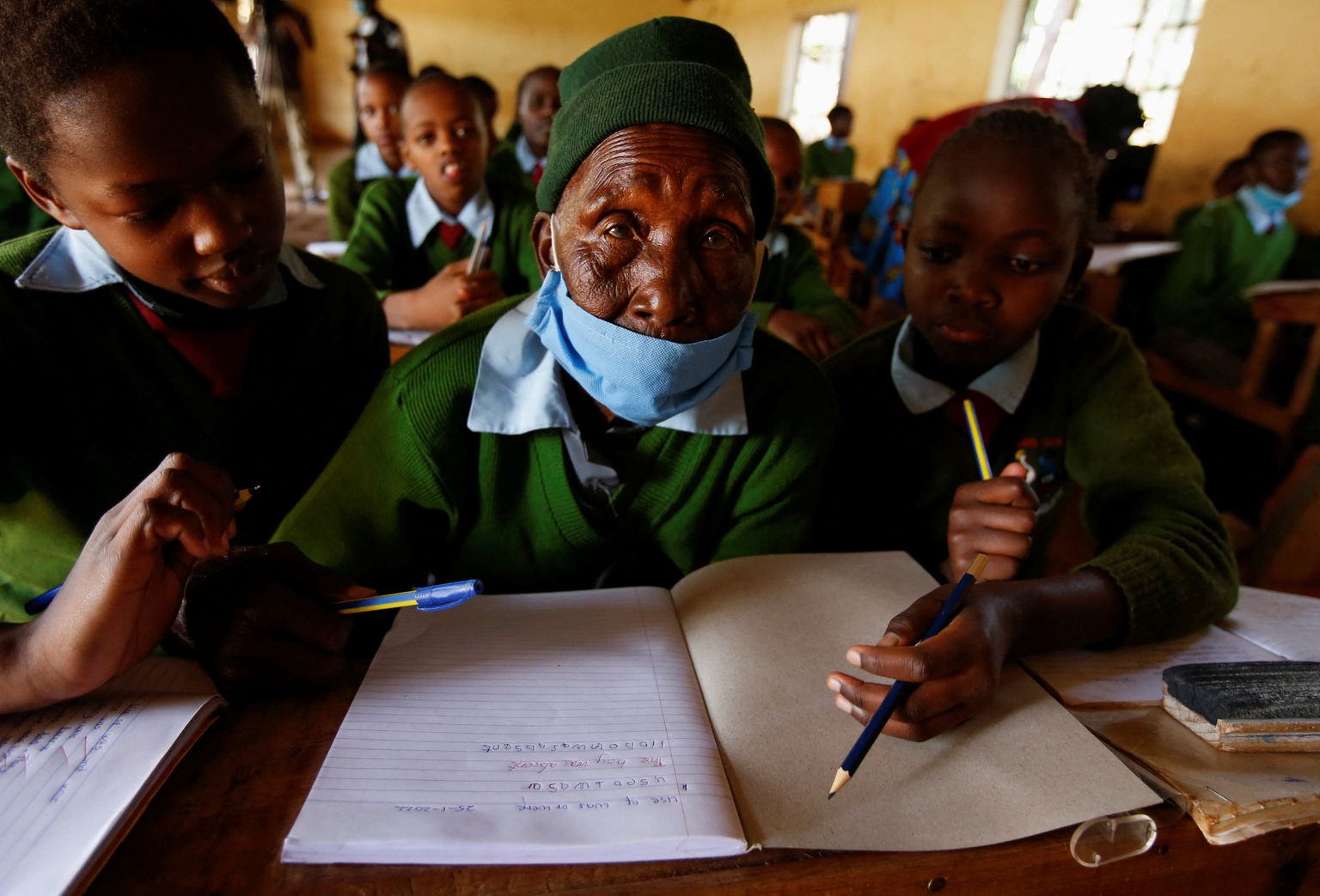 Priscilla Sitienei (keskel) Keenias Ndalati küla koolis 25. jaanuar 2022.