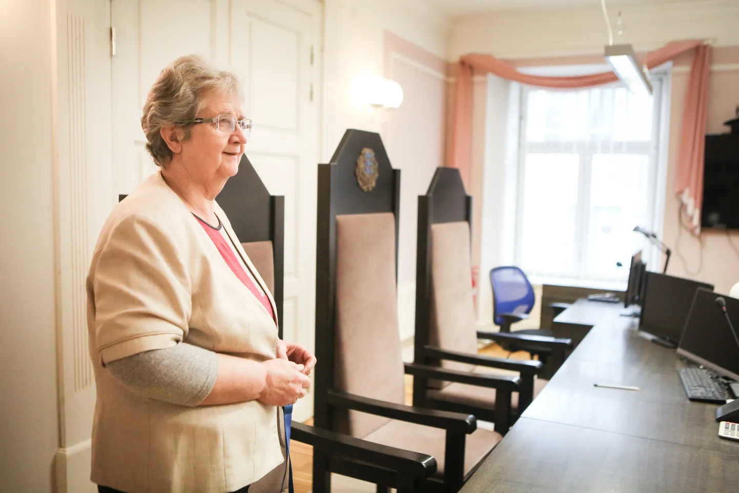 Seoses Pargi tänava nurga sulgemise ja Kuressaare Veevärgi kavandatavate töödega Pargi tänaval uuris kohtunik Kristel Pedassaar Saaremaa vallavalitsuselt, kuidas tagatakse sõidukite ligipääs kohtumajale.
