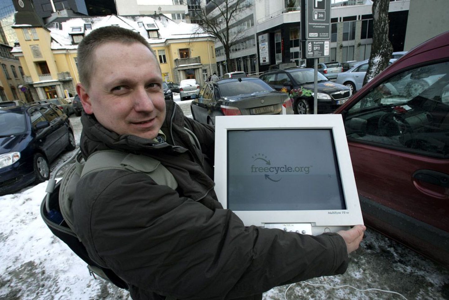 Tallinna freecycle’i grupi haldaja Joosep-Georg Järvemaa sõnul leidsid grupi kaudu hiljuti uue ja õnneliku omaniku muu hulgas neli sellist arvutikuvarit.