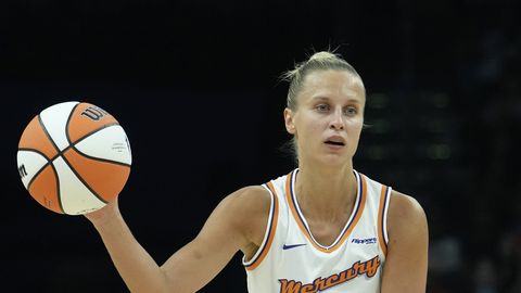 Laksa paliek bez punktiem un ar sliktāko +/- rādītāju zaudējumā Indiānā