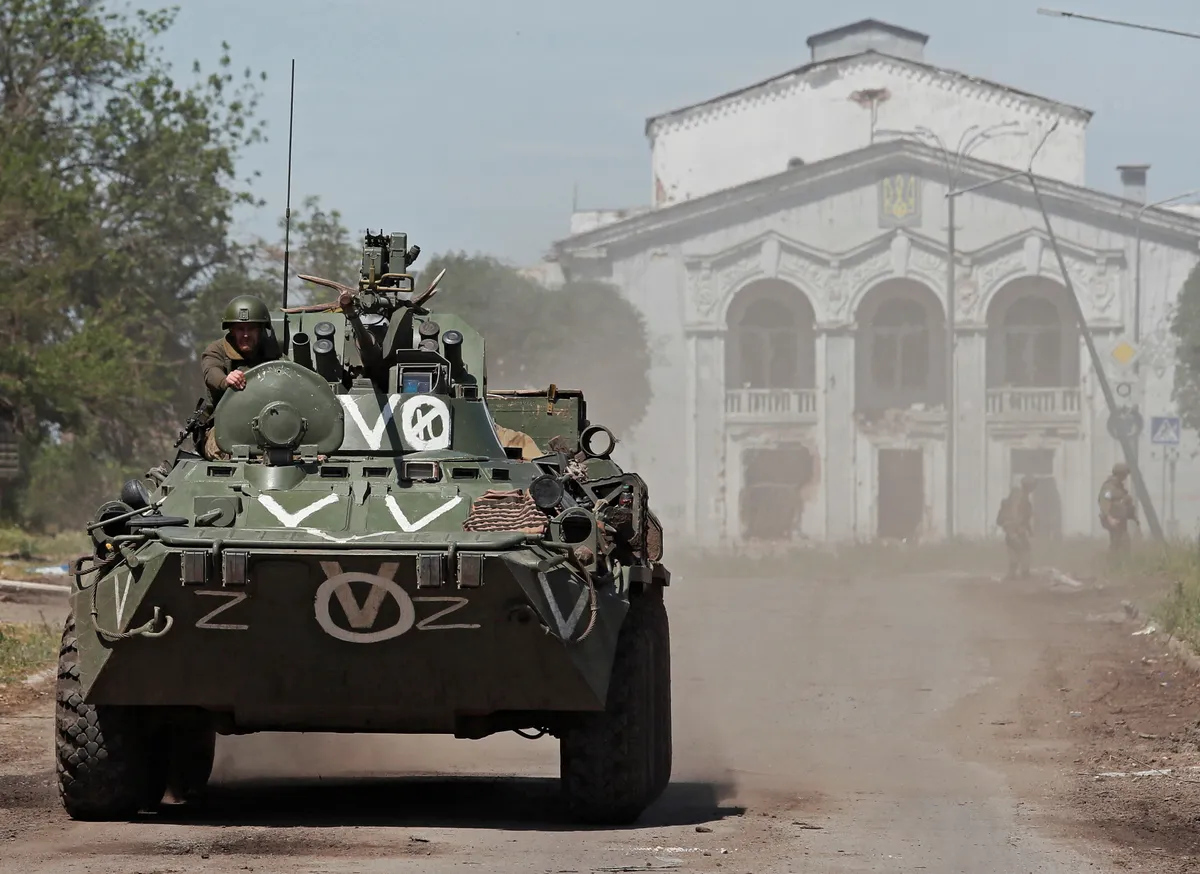 Venemaaga seotud üksuse tank Popasna linnas