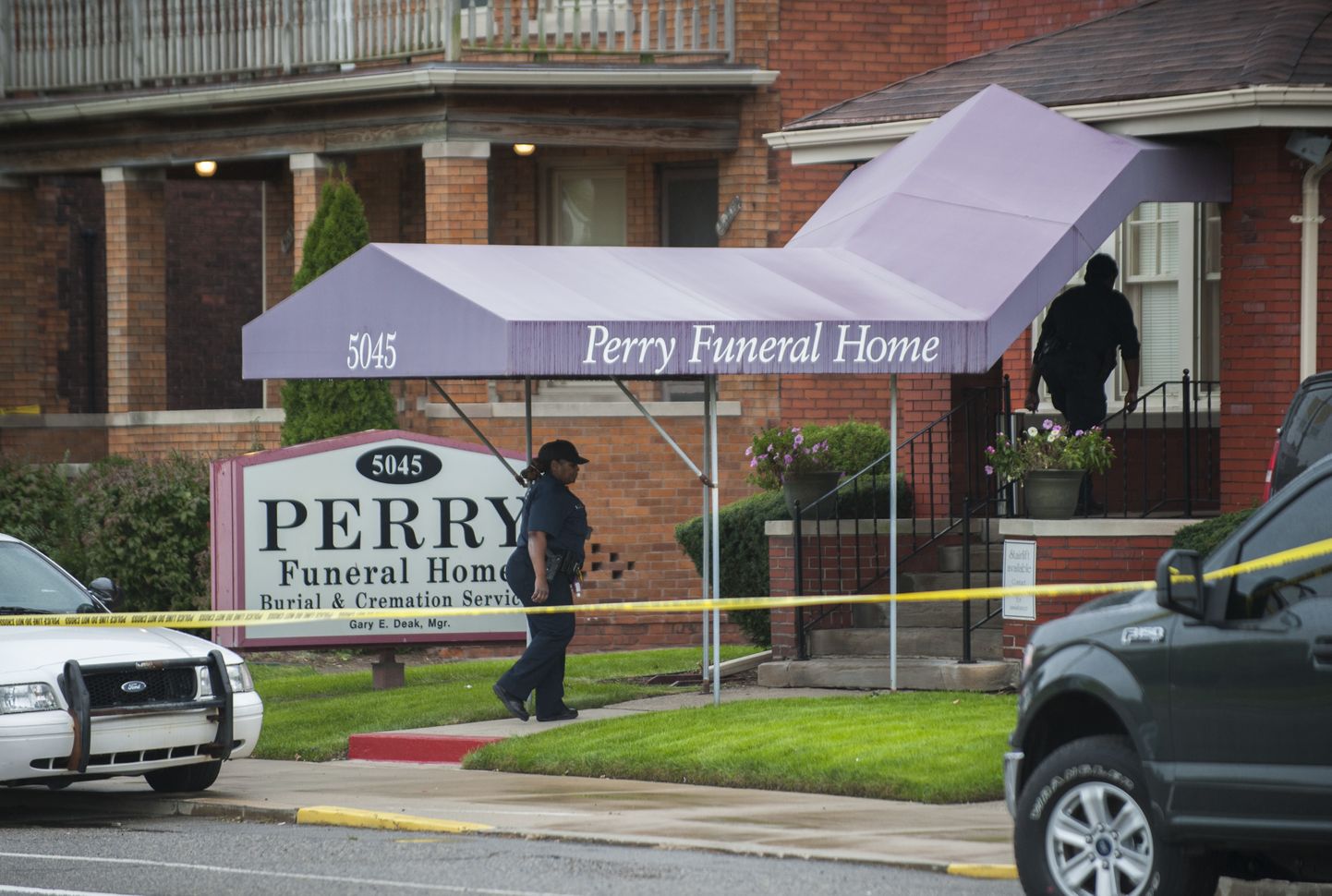 Politsei otsis reedel läbi matusebüroo Perry Funeral Home ruumid.