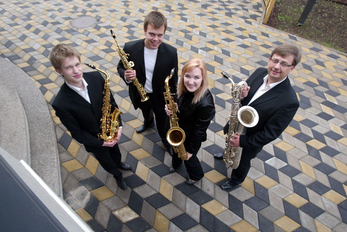 Rakvere muusikakooli saksofonikvartett. 
Vasakult: Kevin Ambus, Kristlin Kunnus, Hannes Reinsoo, ja Jüri Takjas.