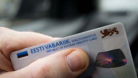 Võõra ID-kaardiga sõlmiti sadades eurodes järelmaksulepinguid