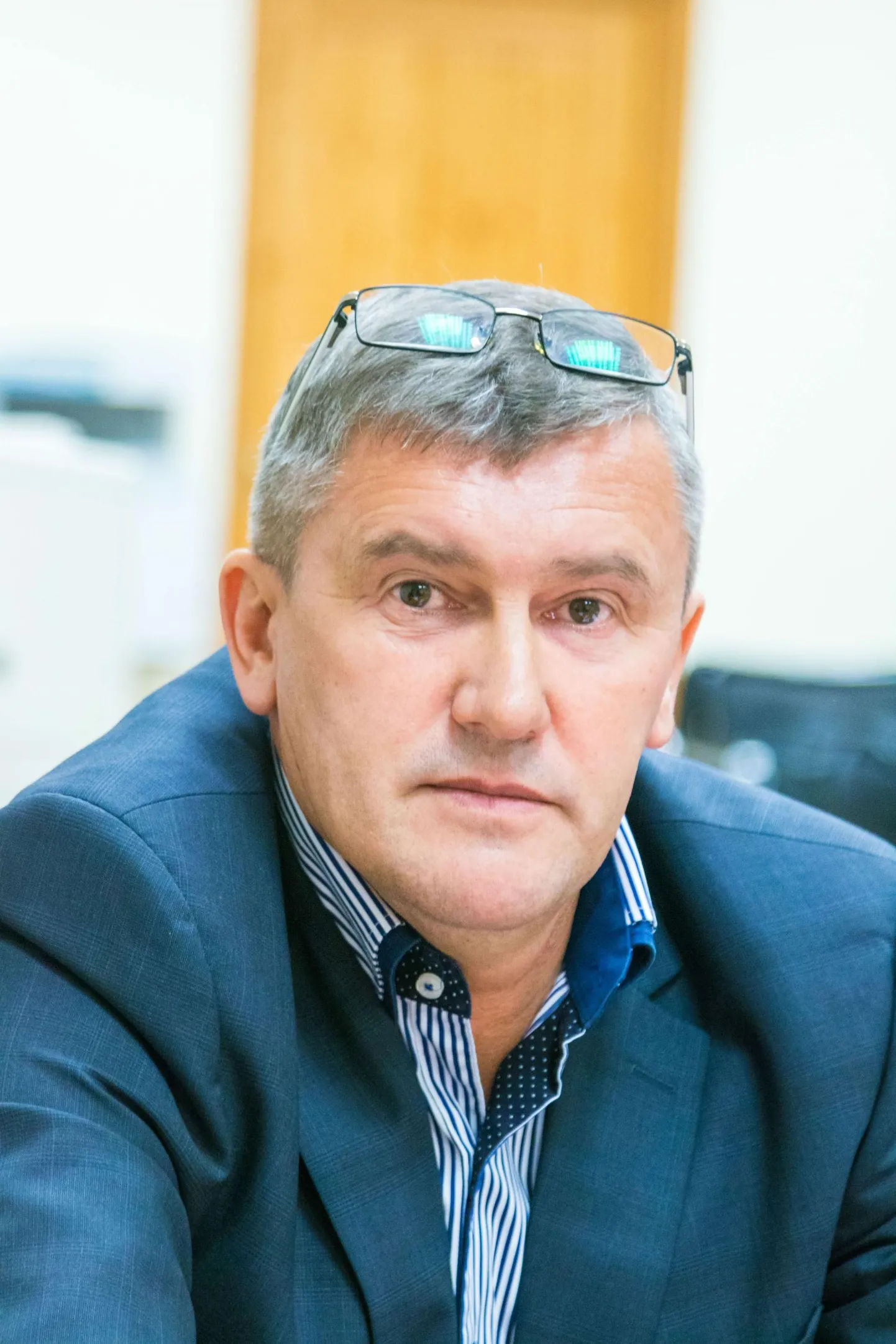 Valga vallavolikogu aseesimees ja senine revisjonikomisjoni esimees Allain Karuse esitas taotluse komisjoni esimehe kohalt lahkumiseks.