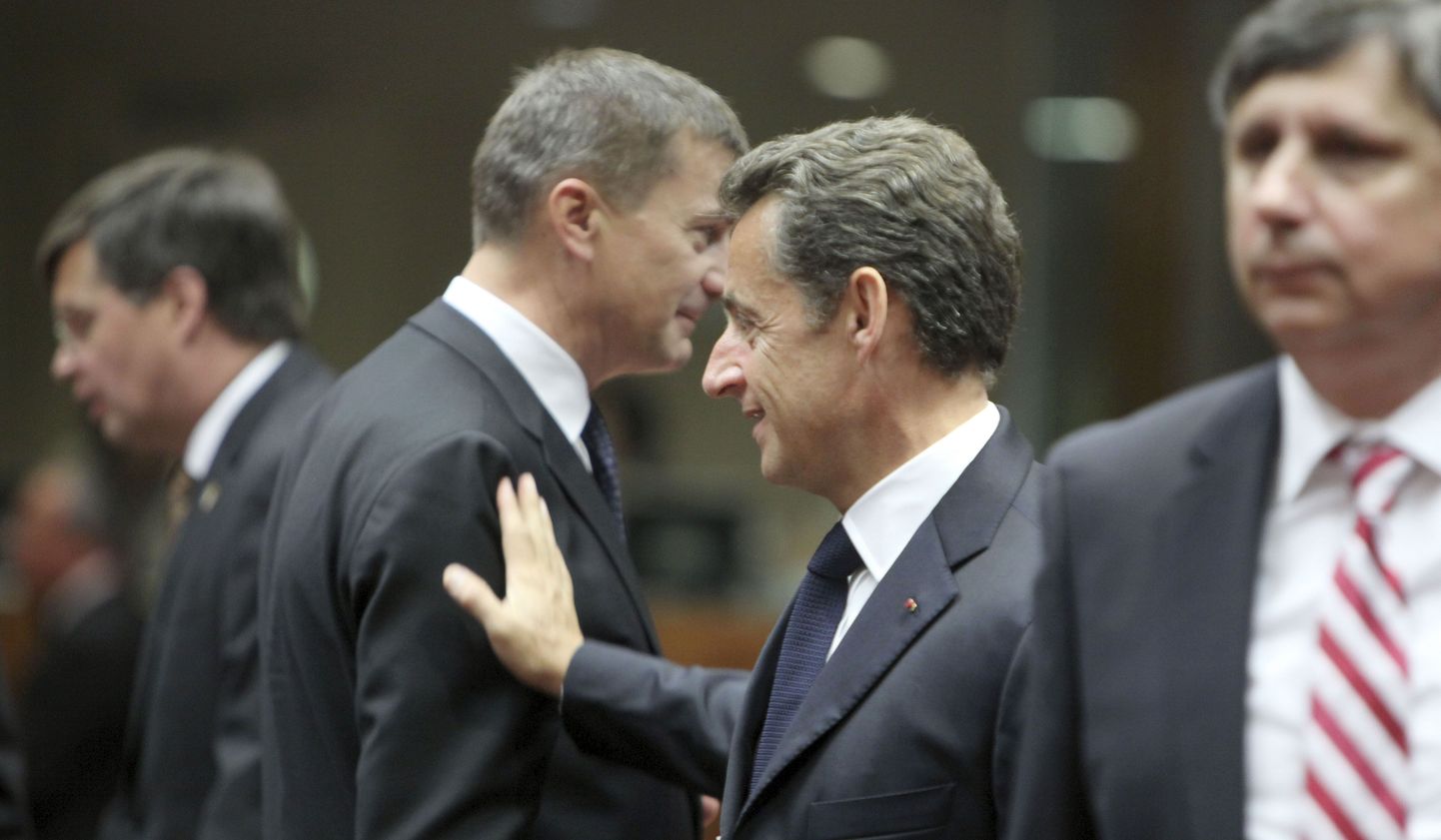 Eesti valitsusjuht Andrus Ansip ja Prantsuse president NIcolas Sarkozy Brüsselis neljapäeva hommikul.