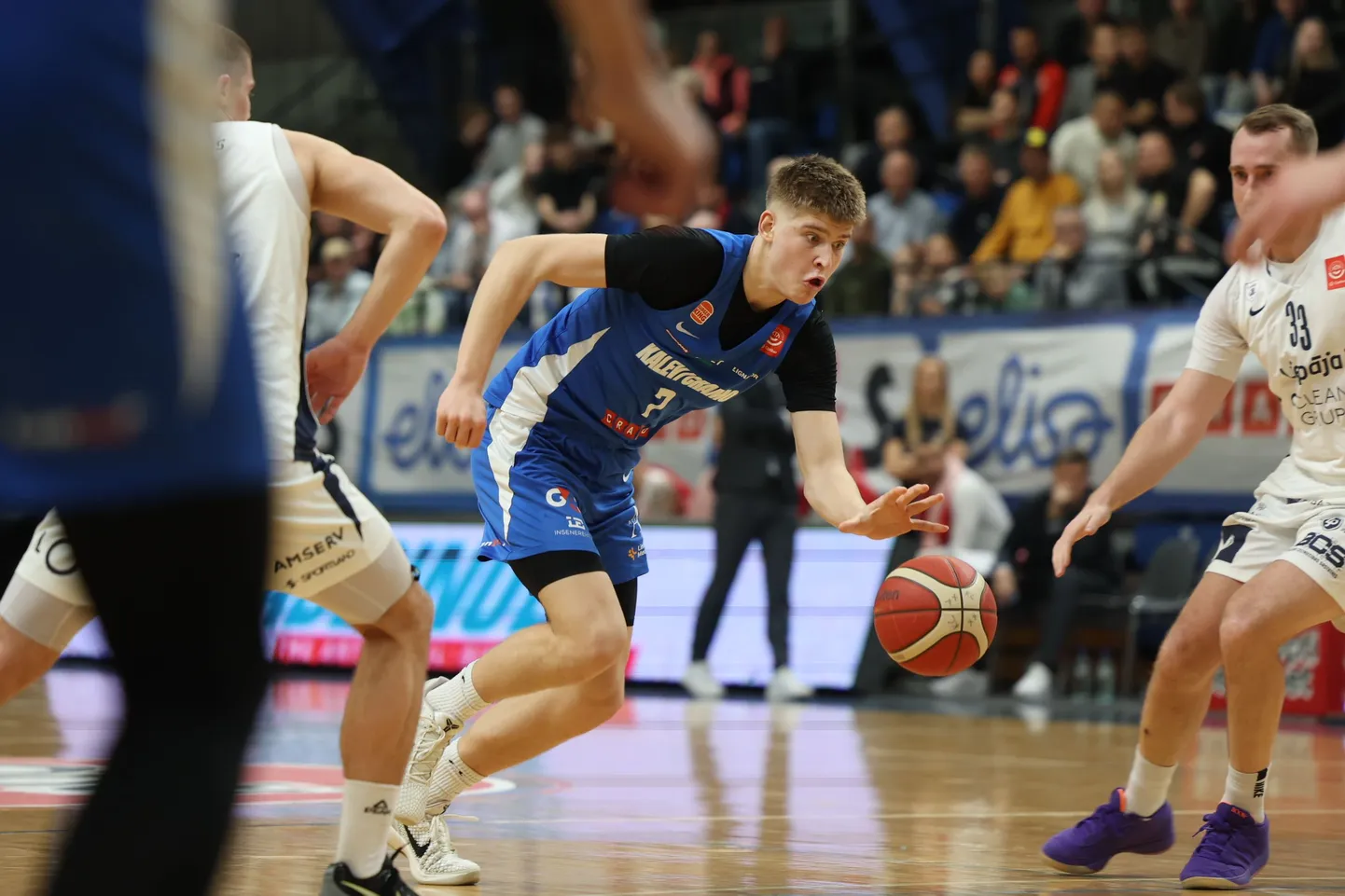 Stefan Vaaks läbimurdel mängus Liepajaga.