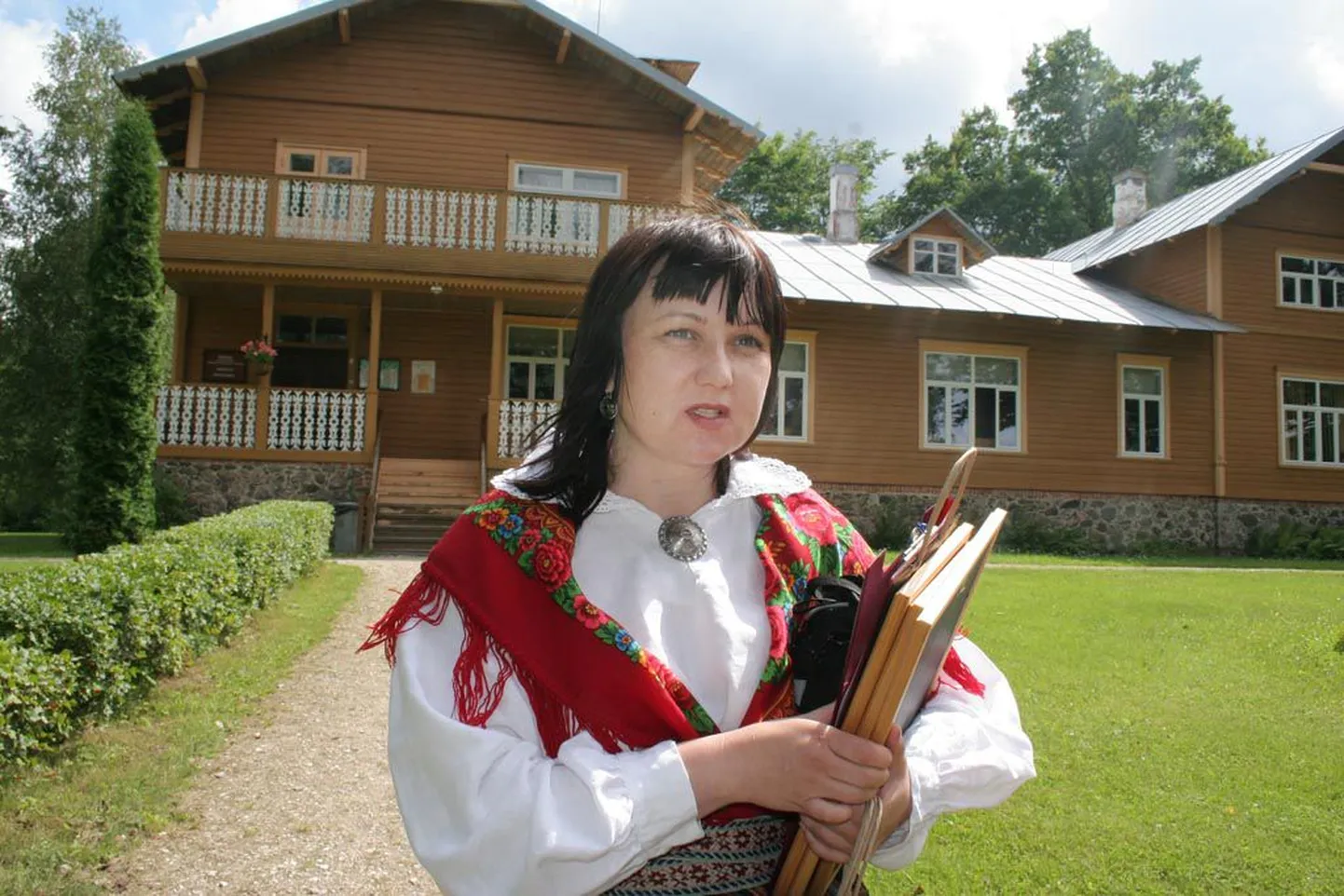 Ühte Pärnumaa visiitkaartidest, Carl Robert Jakobsoni talumuuseumi, juhib 27. oktoobrist senine peavarahoidja Monika Jõemaa.