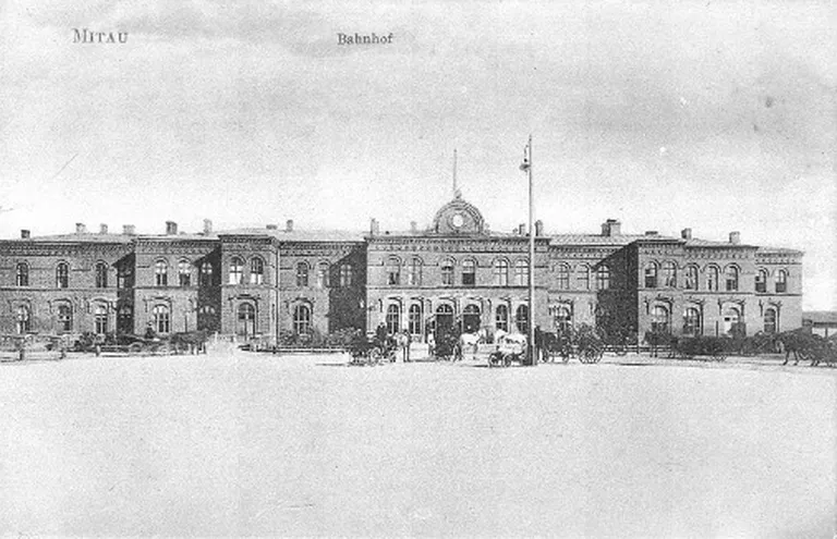 Jelgavas dzelzceļa stacijas ēka 19./20. gs. mijā 