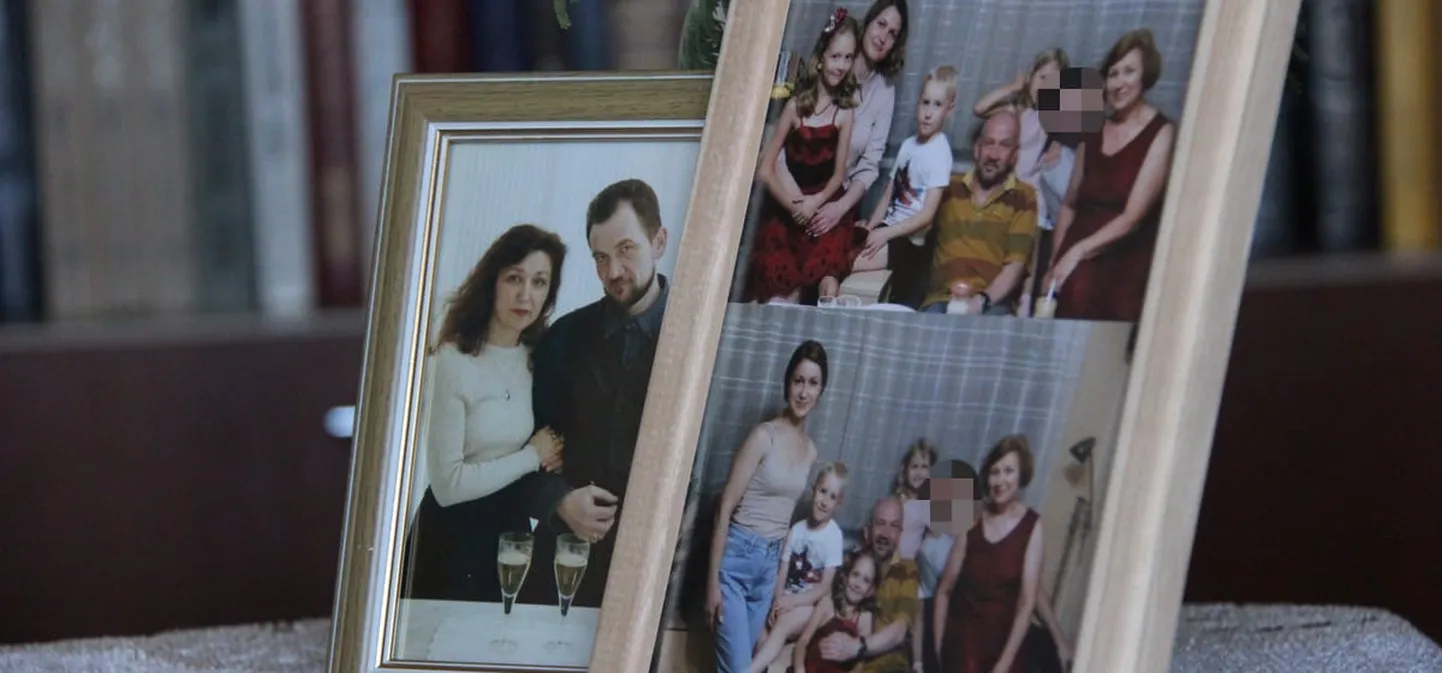 Фотографии семьи Алены и Владимира Гундарь стоят на столе – на видном месте. Глядя на них, Алена не чувствует себя одинокой и вспоминает счастливые моменты