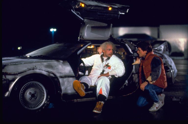 Kaader 1985. aasta filmist «Tagasi tulevikku». Pildil on Michael J Fox ja Christopher Lloyd