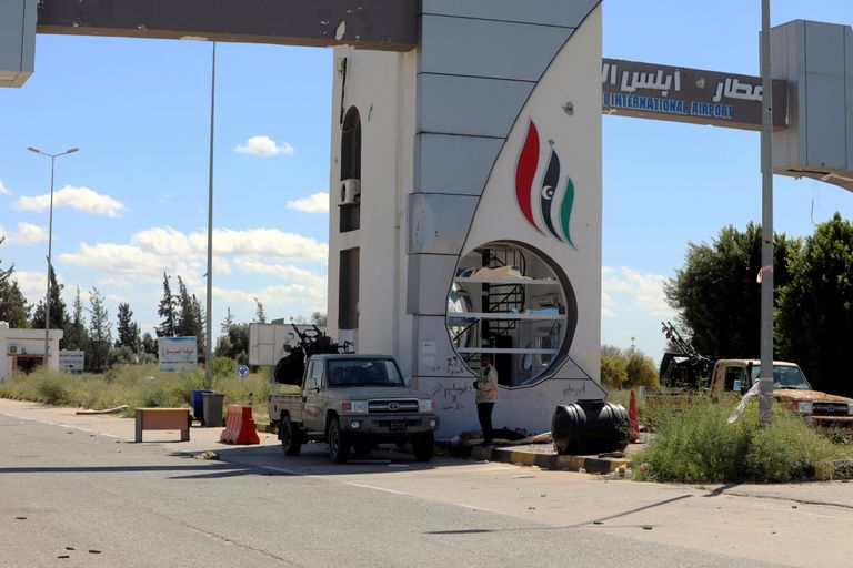 Liibüa ühtsusvalitsuse relvajõud vallutasid tagasi Tripoli lennujaama.