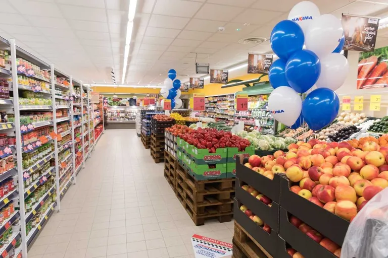 В подарочной корзине от MAXIMA вы найдете продукты, которые украсят ваш праздничный стол на День отца.