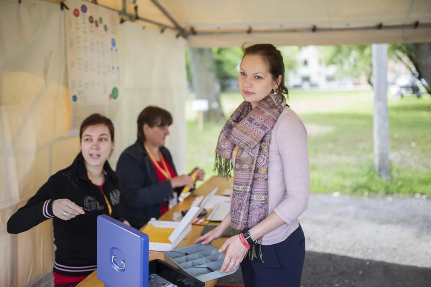 Turu parkla naabruses olev telkla valmistub folgiliste tulekuks.